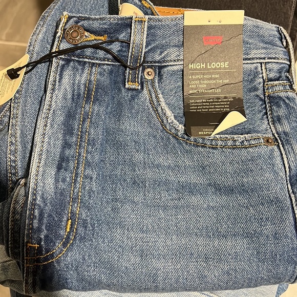 Levi's® Premium HIGH LOOSE WOMEN'S JEANS - Picture 3 of 14